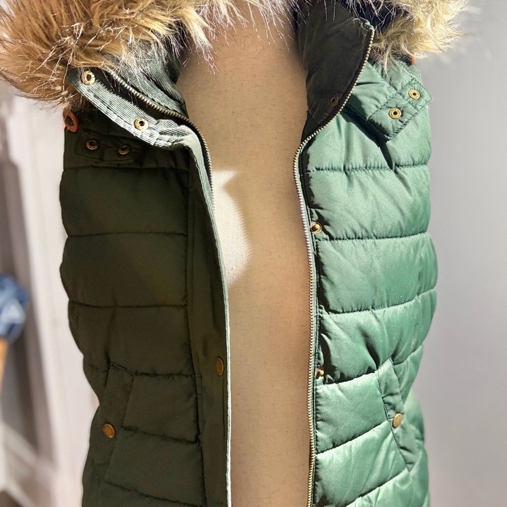 H&M Olive Puffer Jacket with Faux‎ Fur Hood, Women's size 12